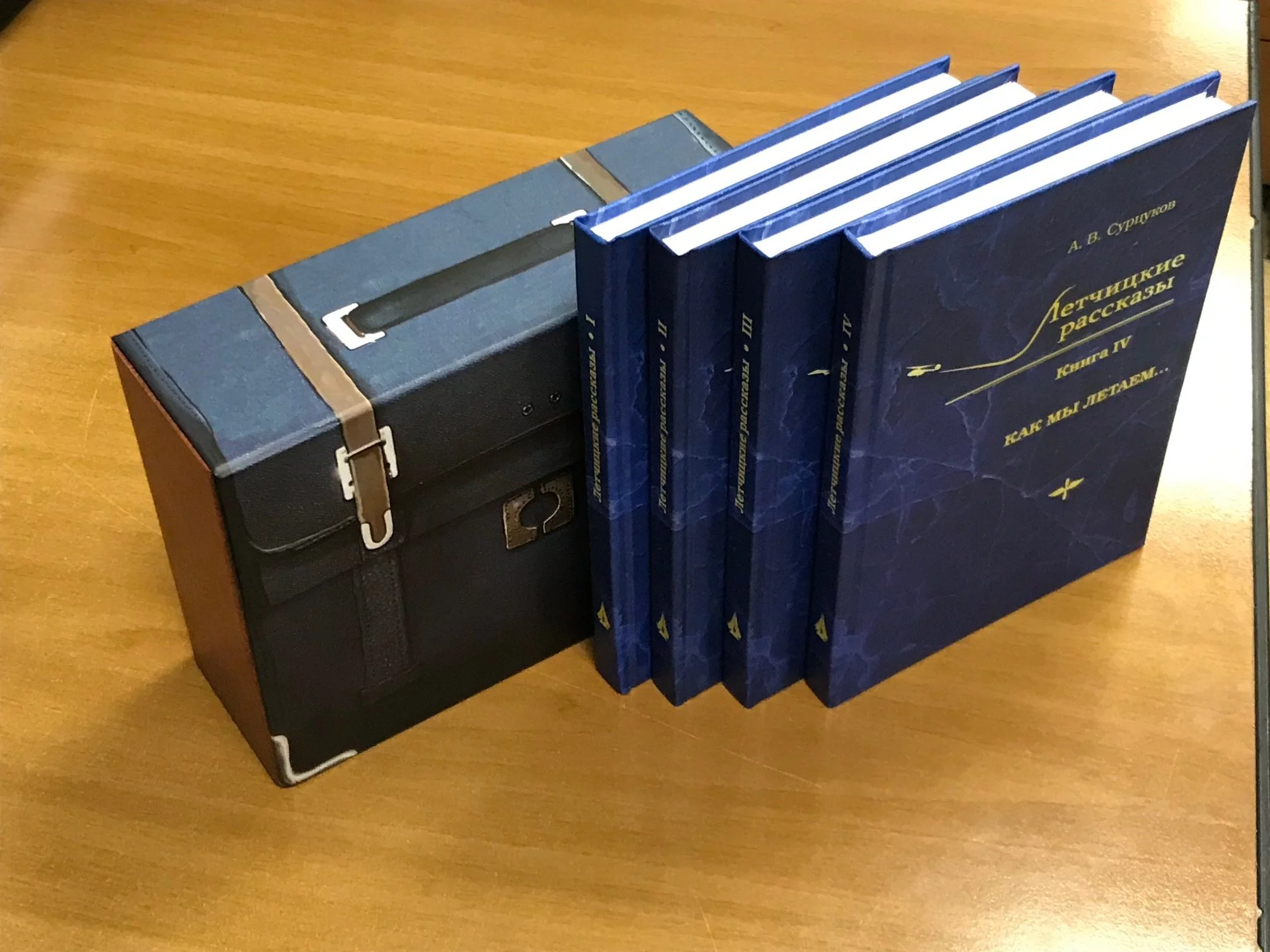 04 книги в строю.jpg